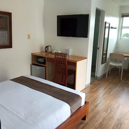 Bluewaves Westcliff Villa Balabag  Dış mekan fotoğraf