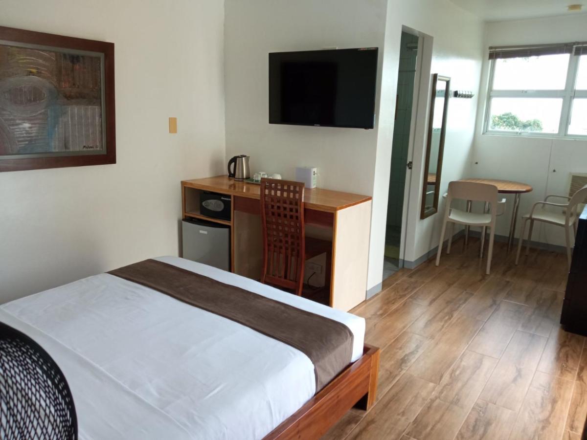 Bluewaves Westcliff Villa Balabag  Dış mekan fotoğraf