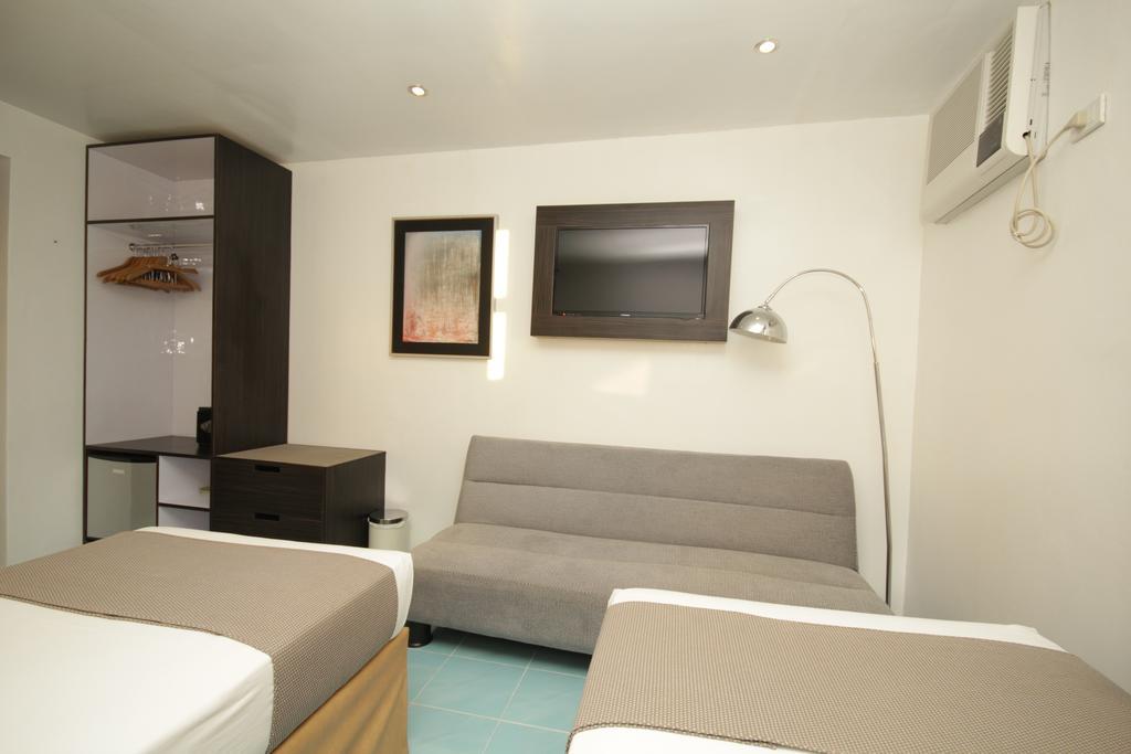 Bluewaves Westcliff Villa Balabag  Dış mekan fotoğraf
