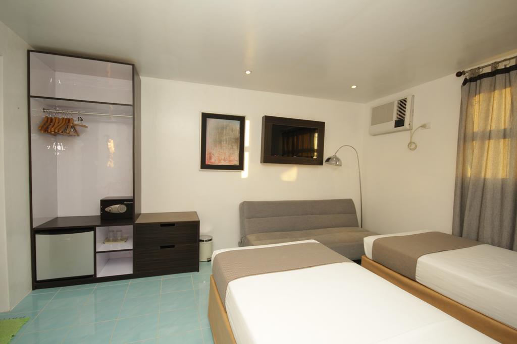 Bluewaves Westcliff Villa Balabag  Dış mekan fotoğraf