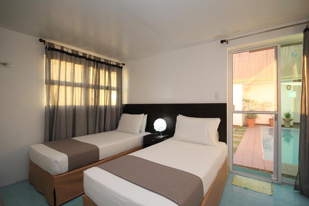 Bluewaves Westcliff Villa Balabag  Dış mekan fotoğraf