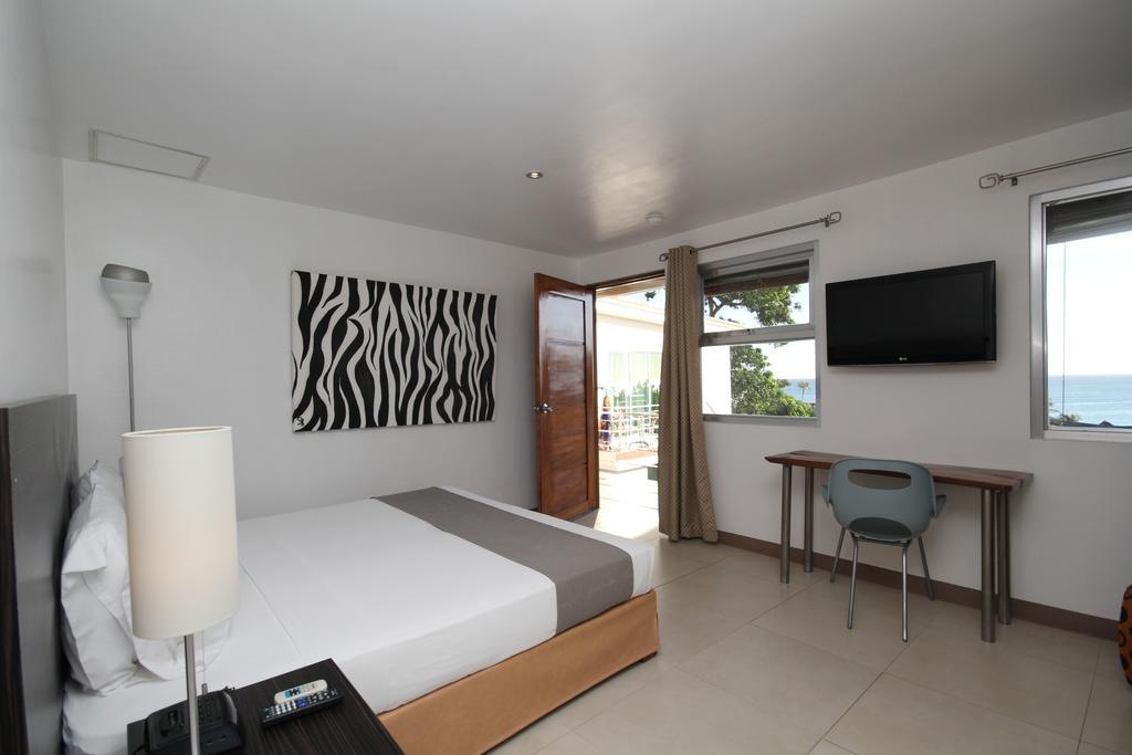 Bluewaves Westcliff Villa Balabag  Dış mekan fotoğraf
