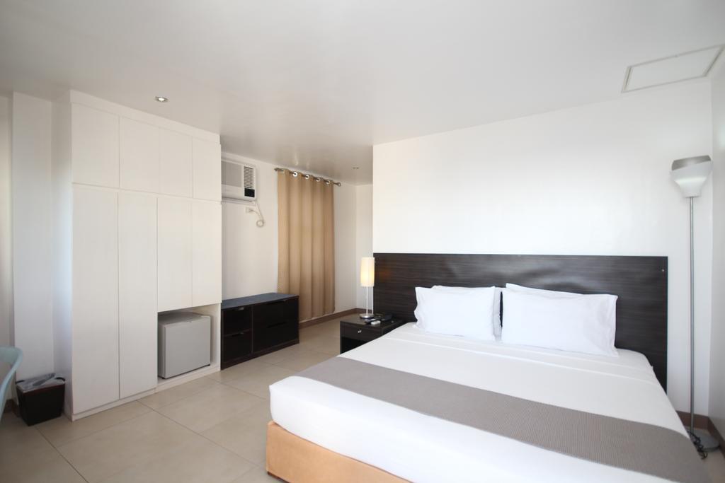 Bluewaves Westcliff Villa Balabag  Dış mekan fotoğraf